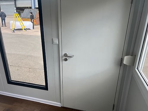 Oficina Portátil con Ventanas Panorámicas - Imagen 13